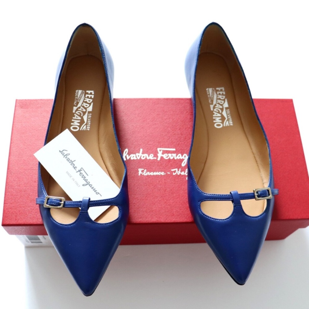 SALVATORE FERRAGAMO Patty C Flat, size 7M